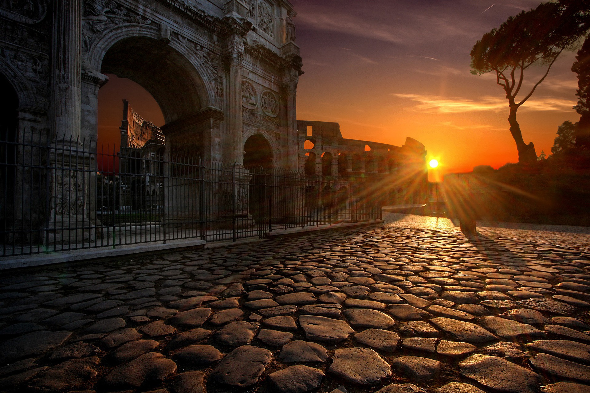 The sun sets on Rome