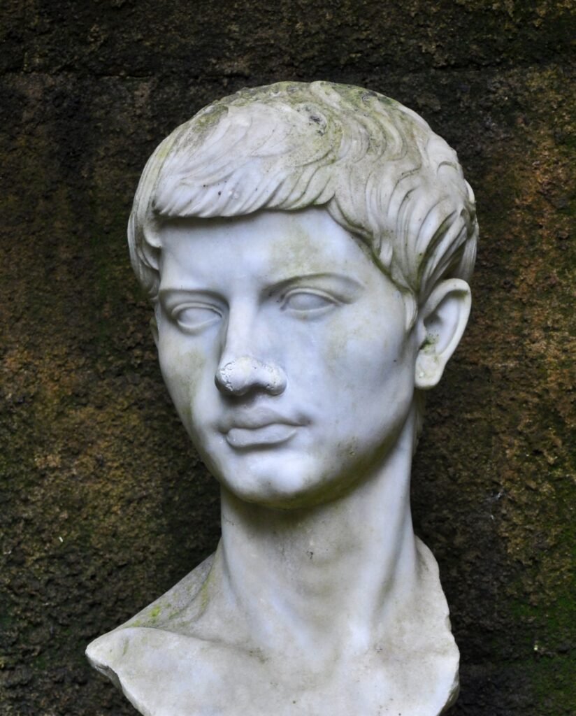 Statue of Virgil